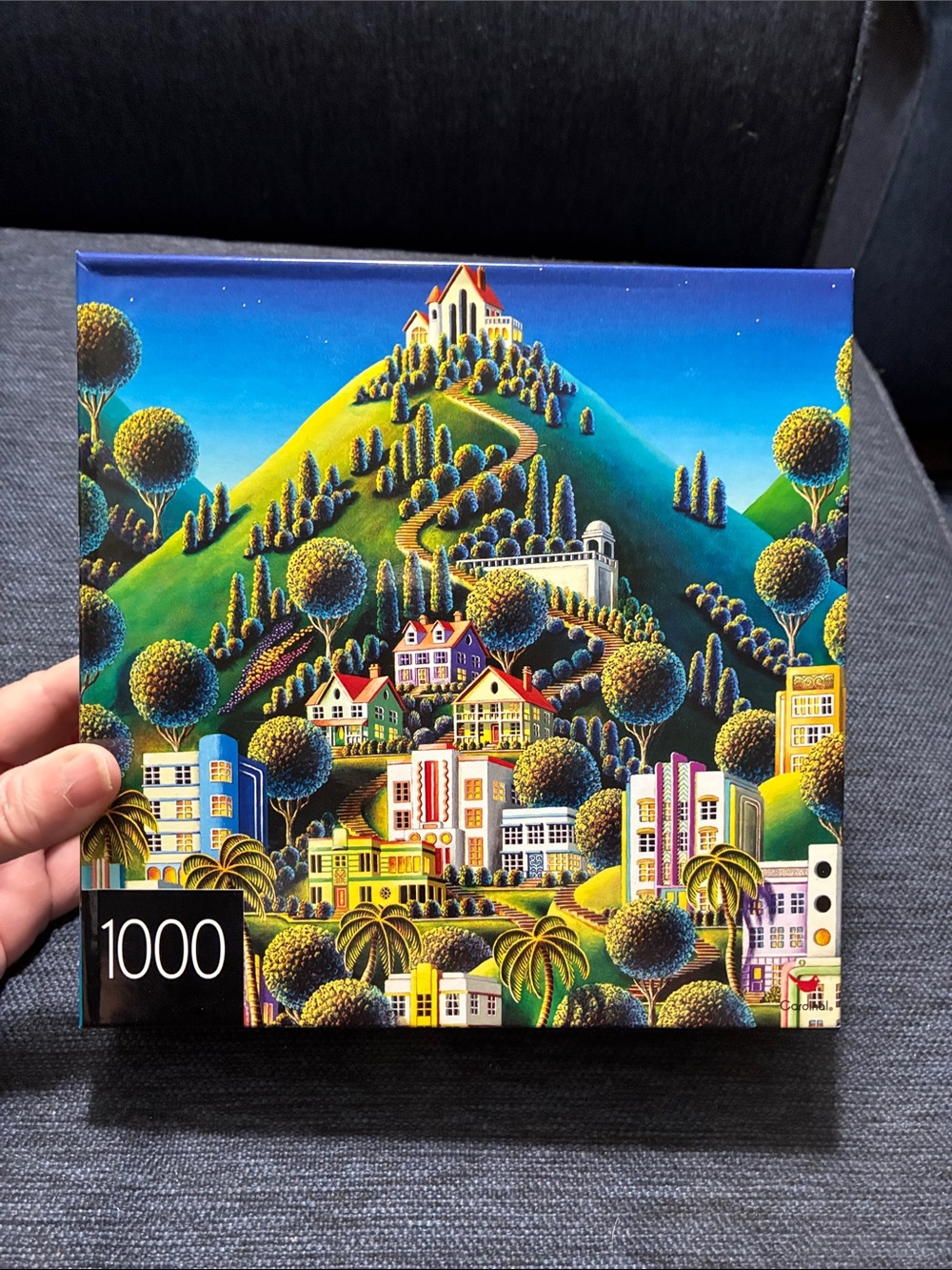 1000-Piece Scenic Hilltop Village Jigsaw Puzzle — Blue & Green
